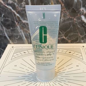 5 for $25 item 🌺 Mini Clinique Dramatically Different Hydrating Jelly